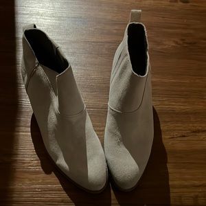 Never worn Toms booties